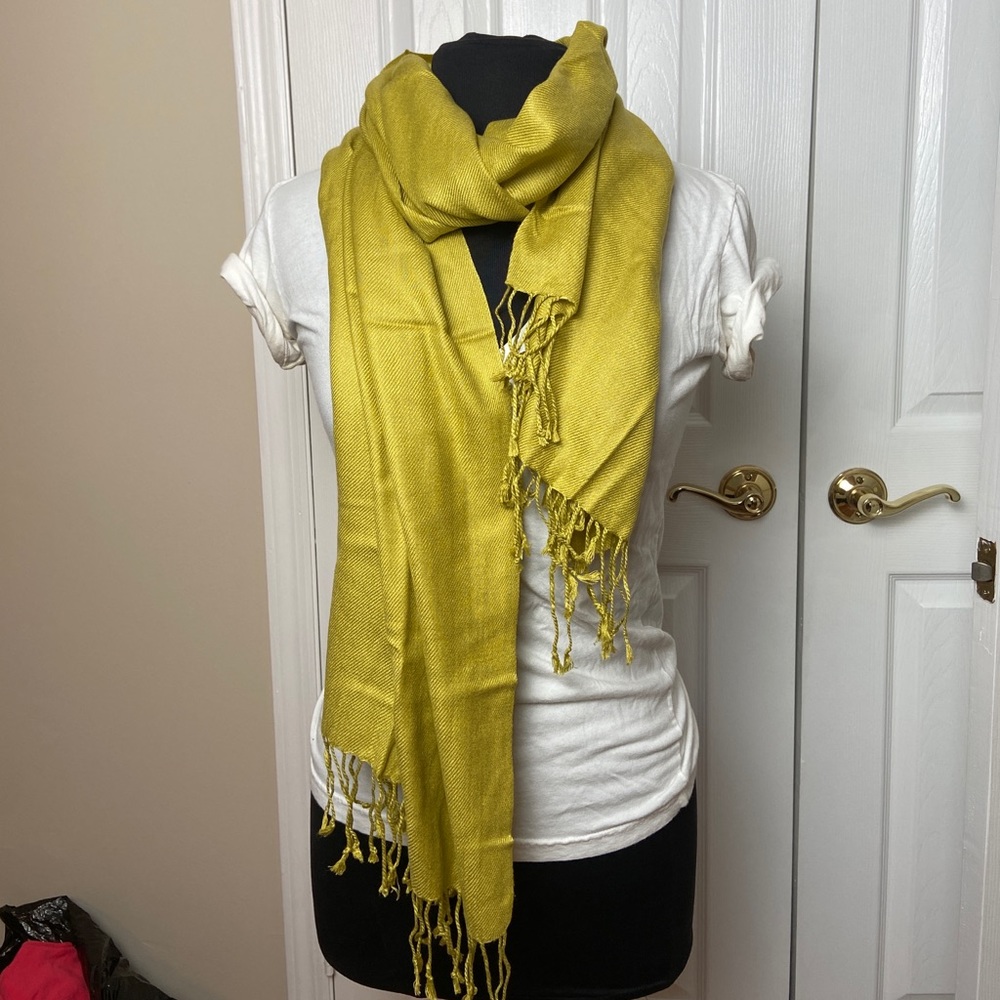 *BUY ONE GET TWO FREE* Pashmina scarf yellow/green